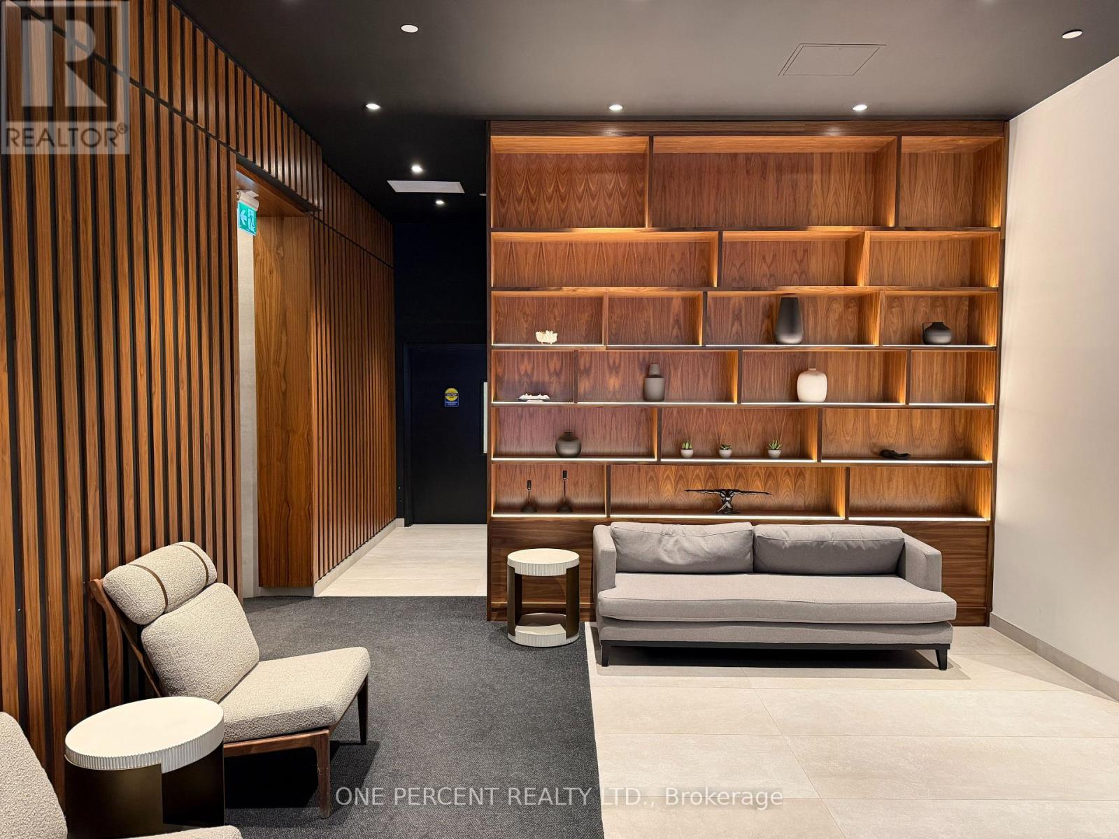 410 - 340 Queen Street