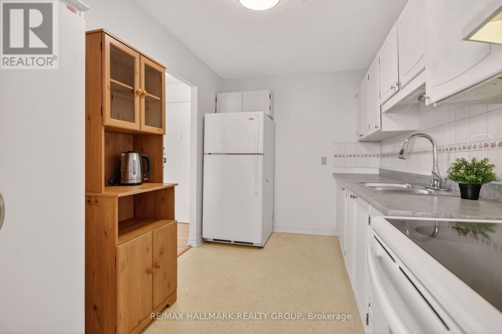 1001 - 665 Bathgate Drive