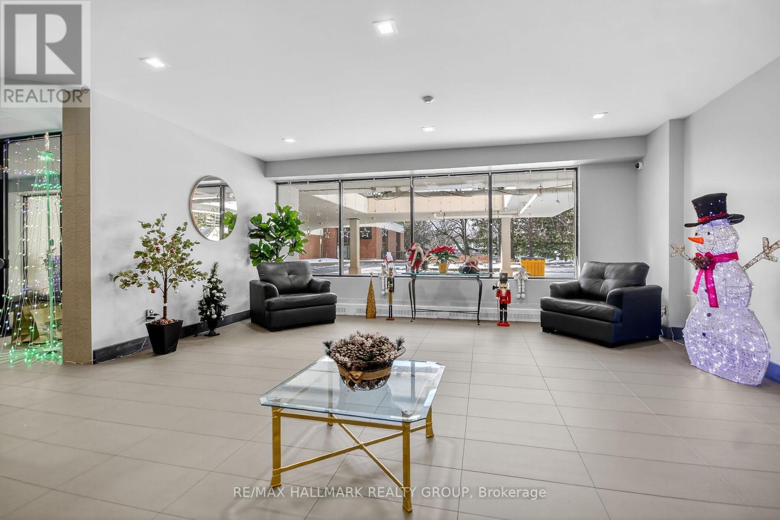 1001 - 665 Bathgate Drive