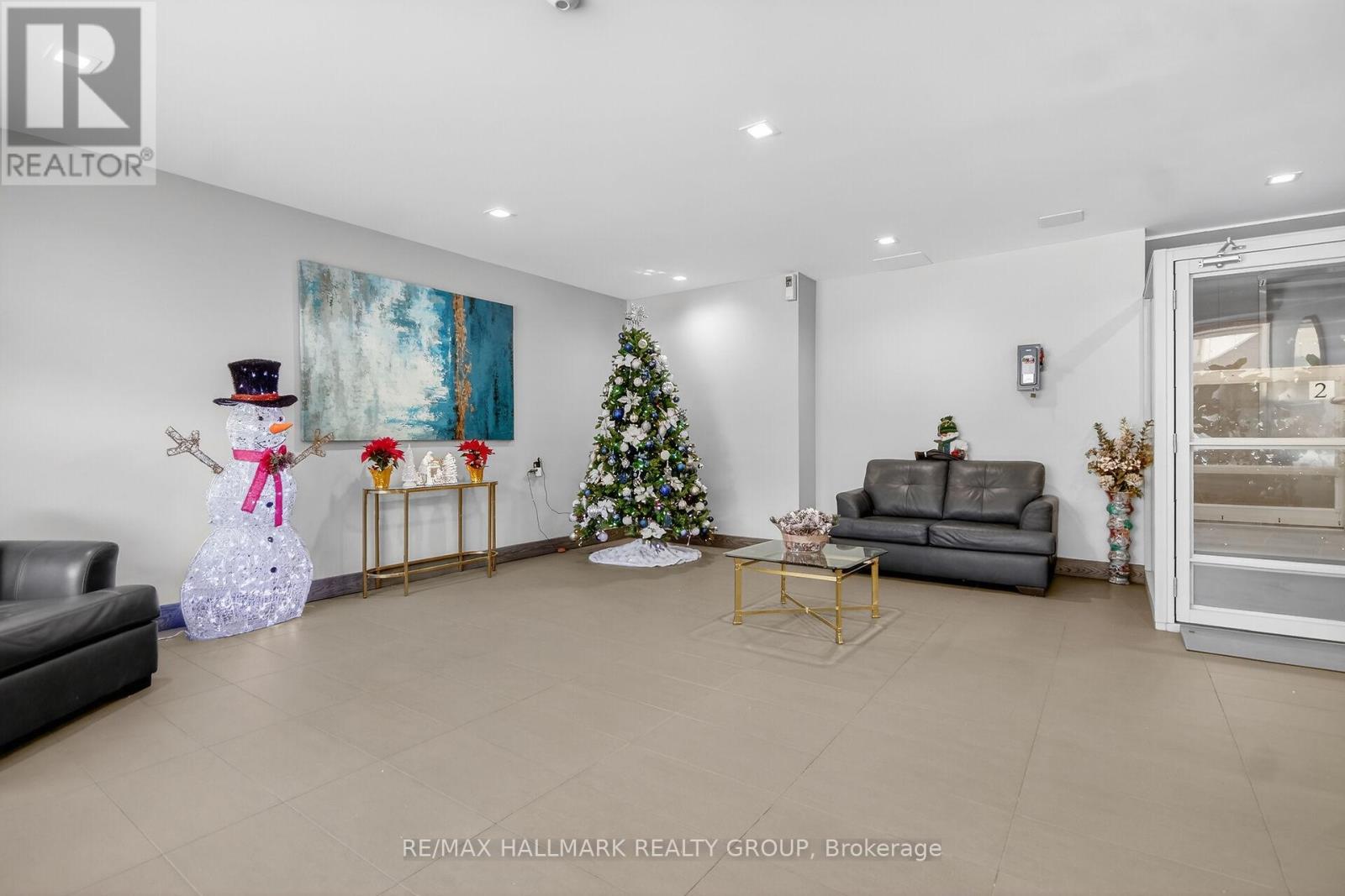 1001 - 665 Bathgate Drive