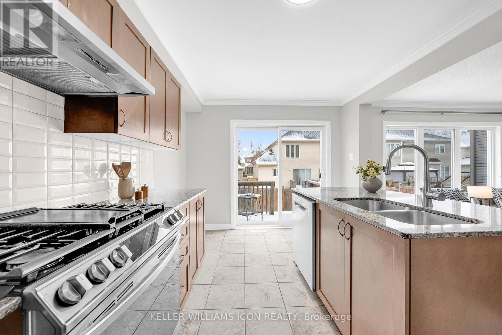 3491 Woodroffe Avenue