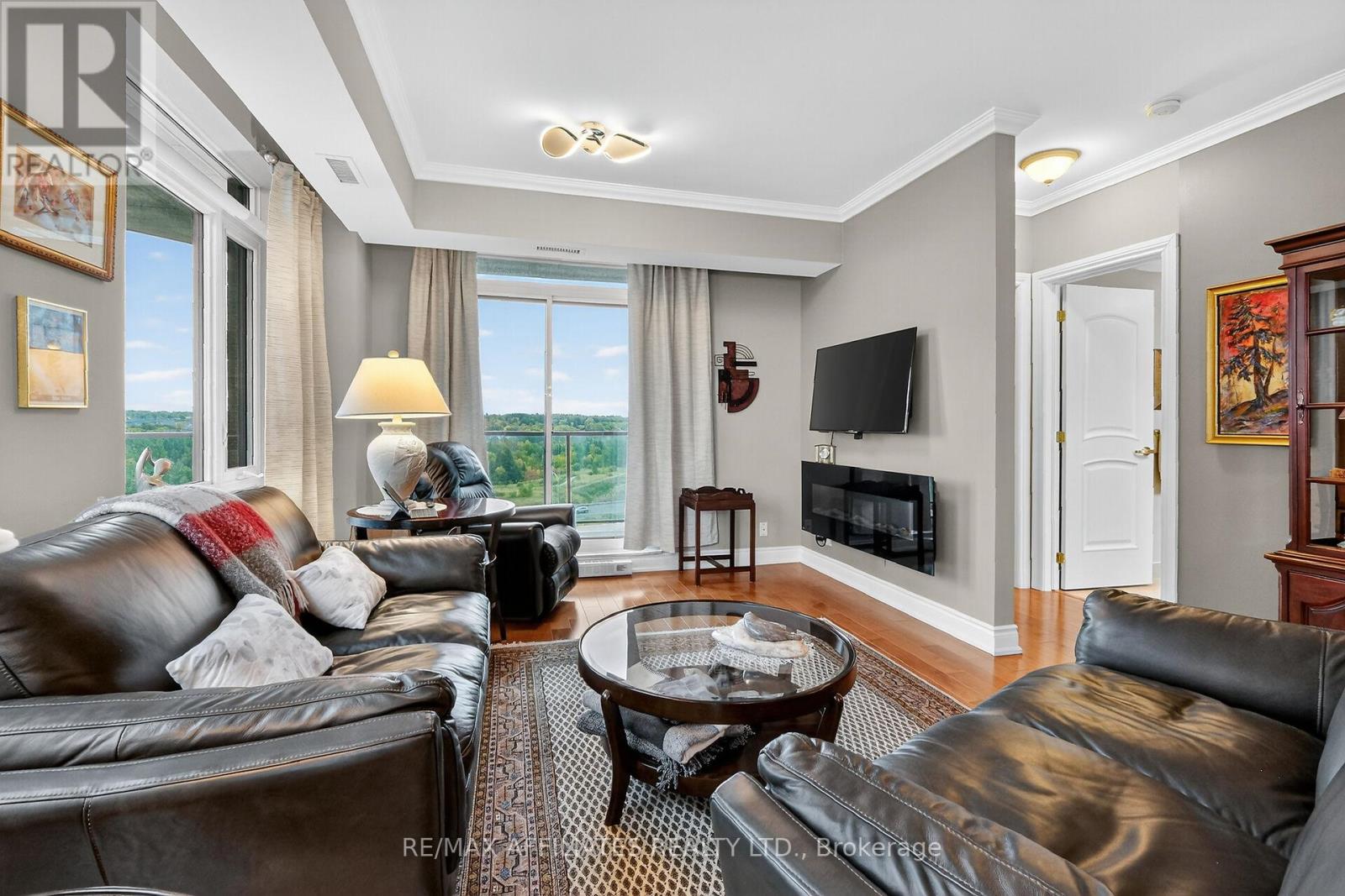 905 - 100 Inlet Private