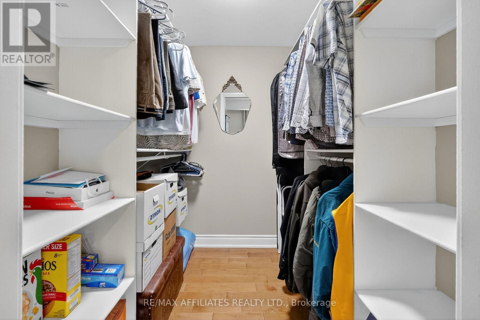 905 - 100 Inlet Private