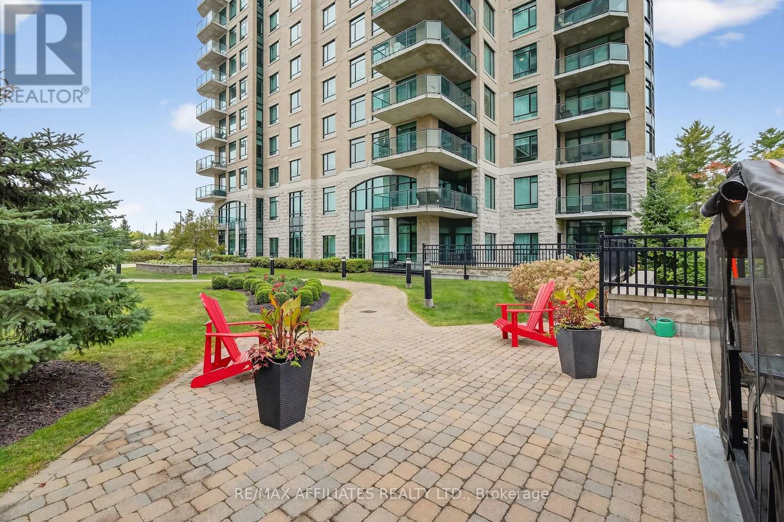 905 - 100 Inlet Private