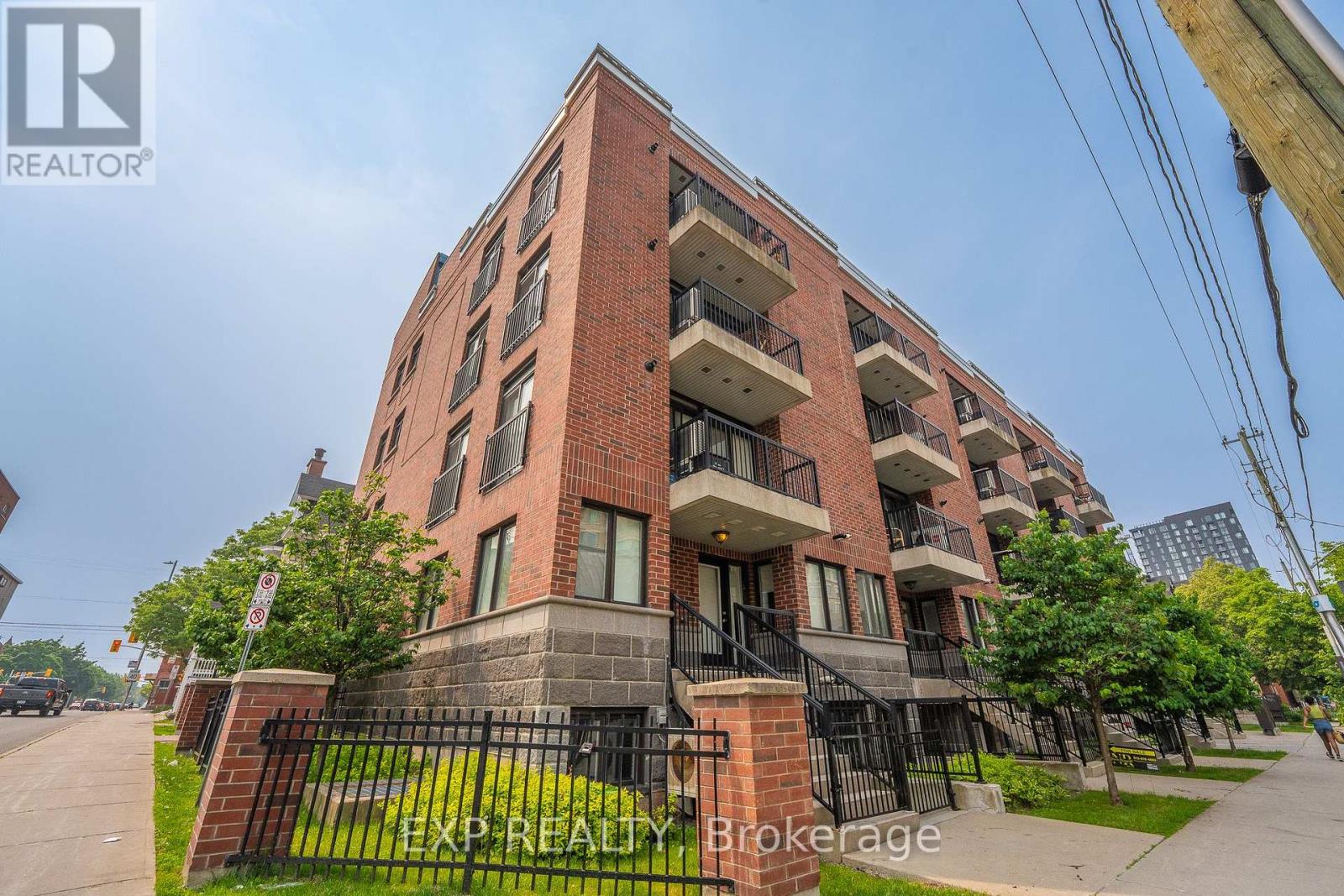 403 - 456 King Edward Avenue