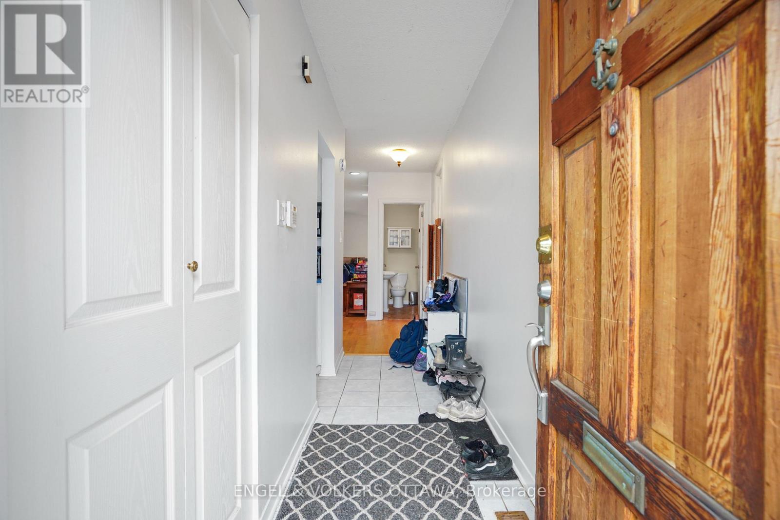 293 Somerset Street E