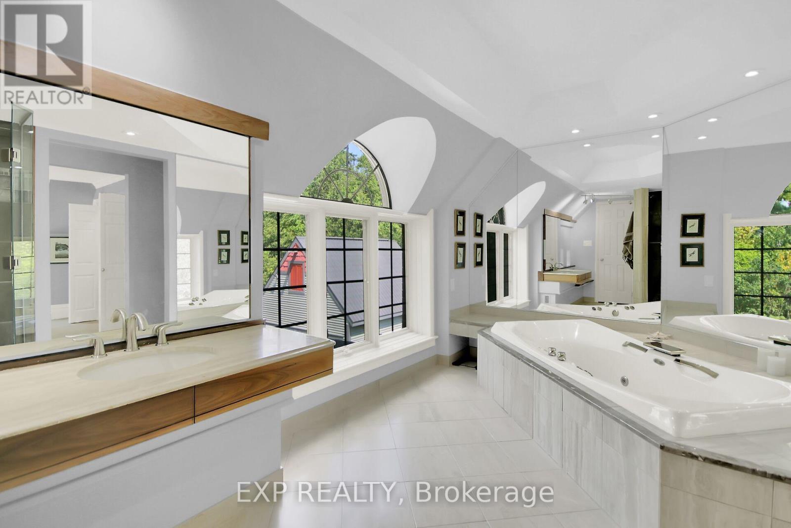 3554 Vaughan Side Road