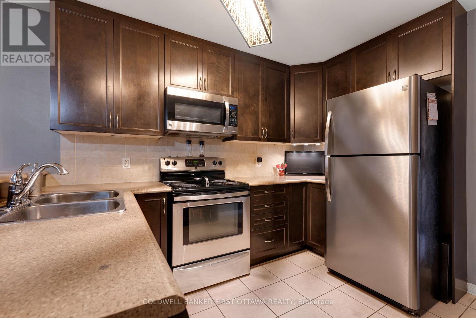 150 Urbancrest Private