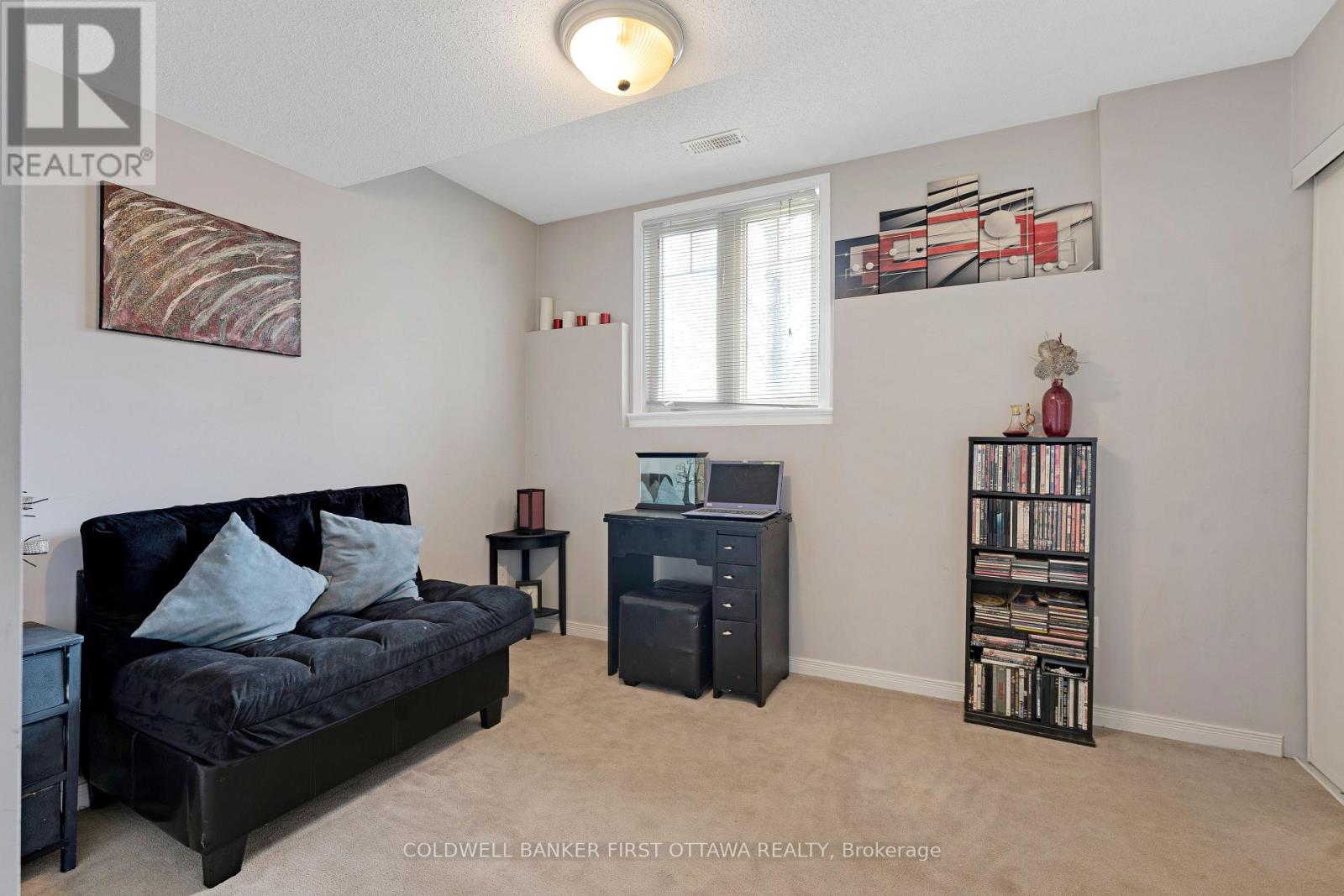 150 Urbancrest Private