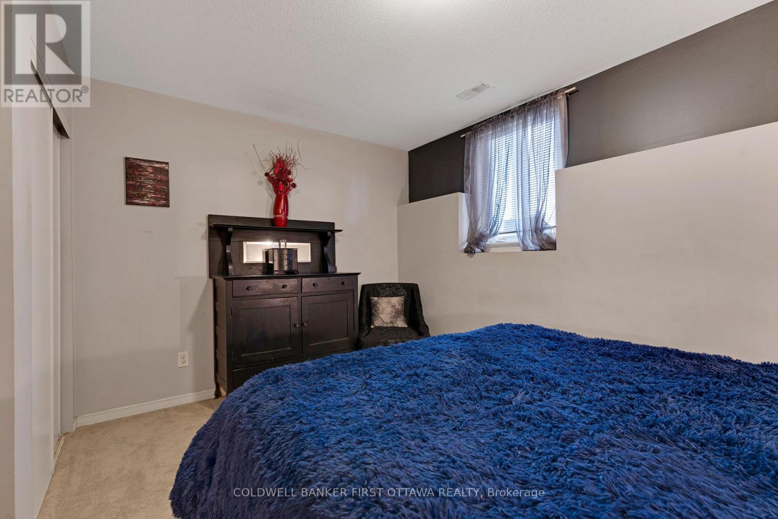 150 Urbancrest Private