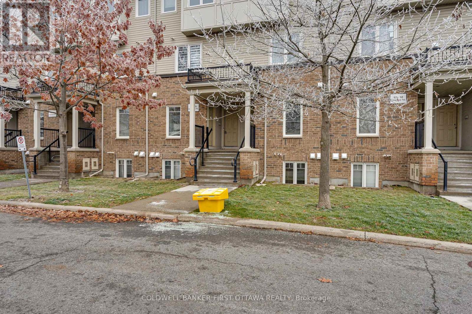 150 Urbancrest Private