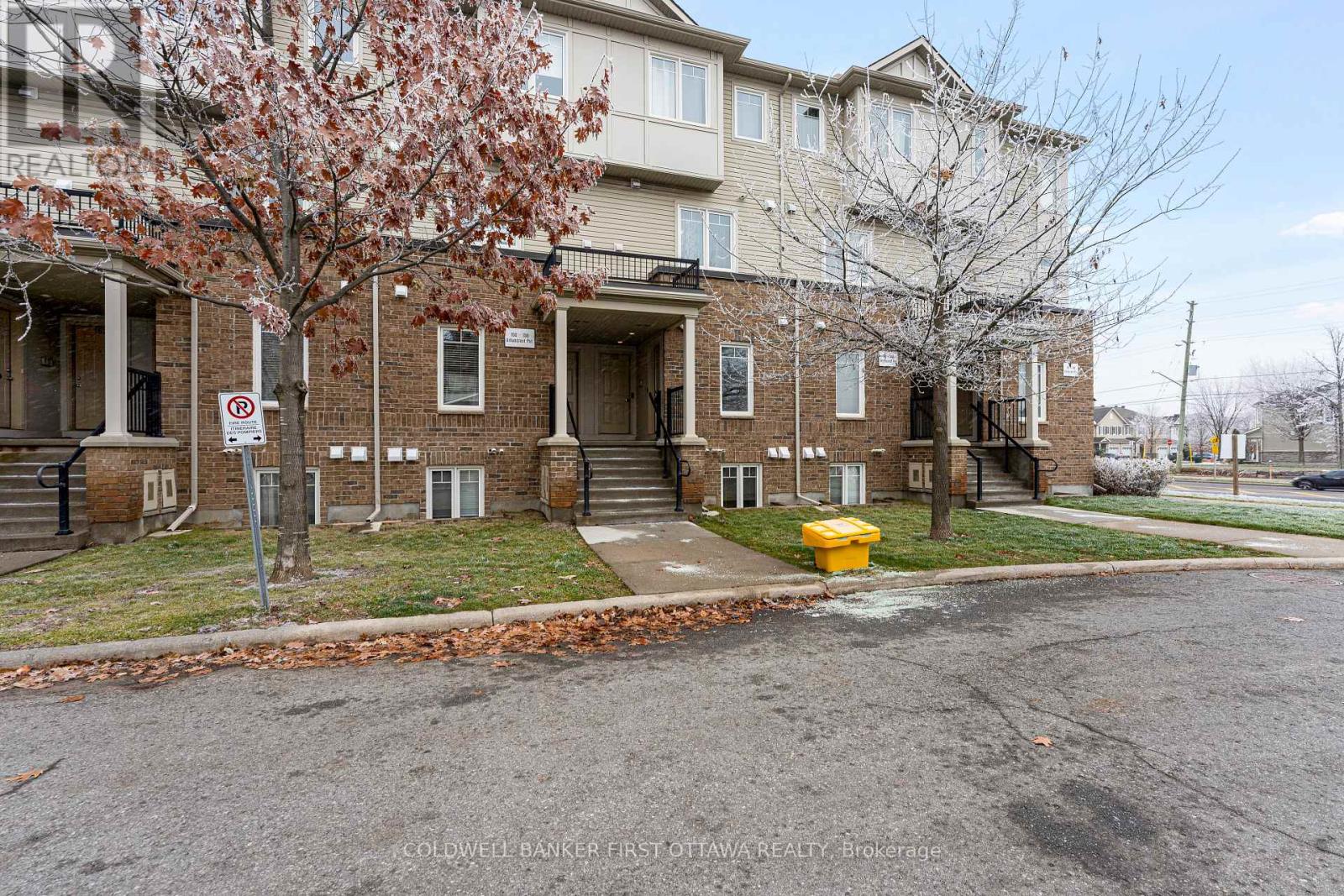 150 Urbancrest Private