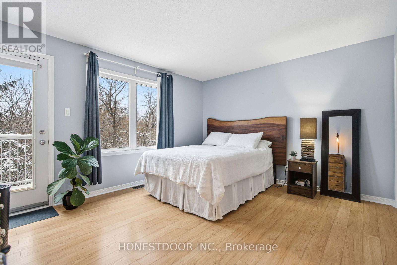 81 Strathaven Private