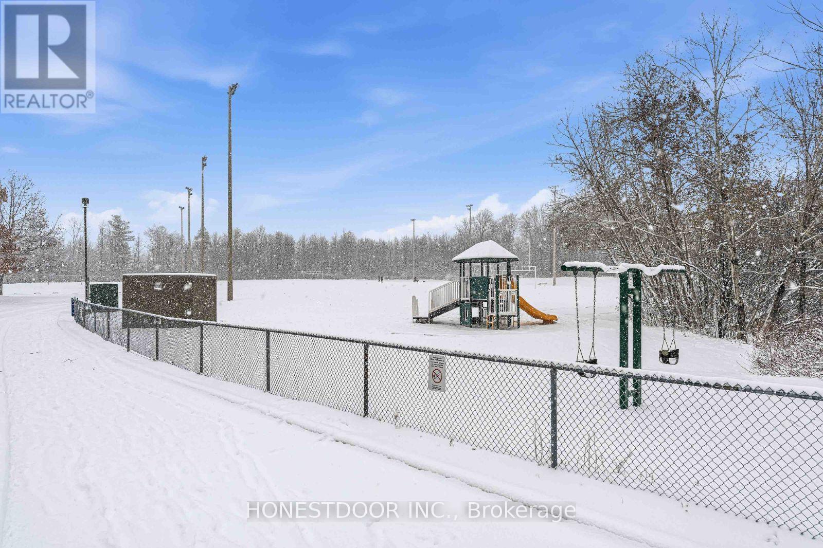 81 Strathaven Private