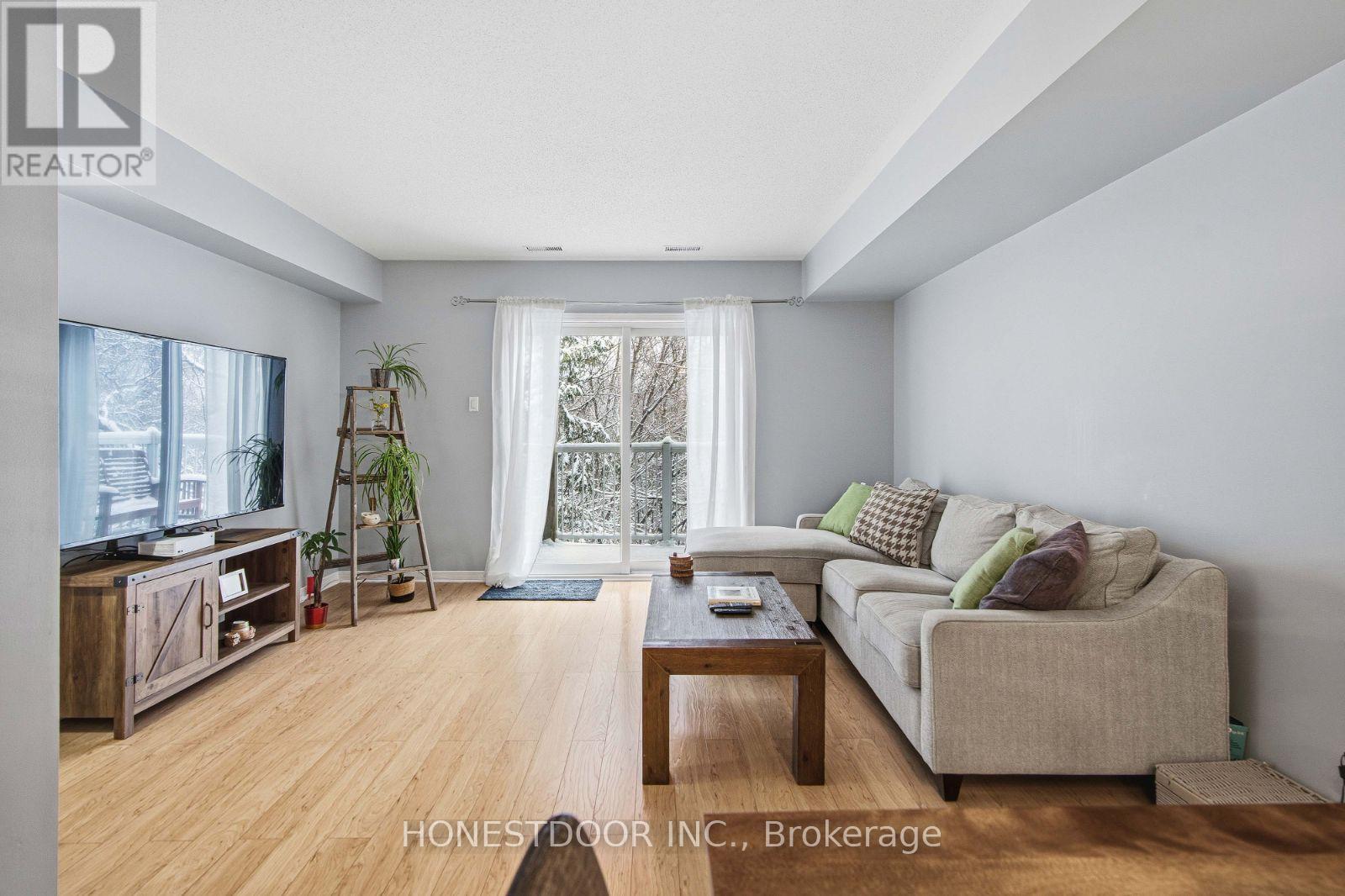 81 Strathaven Private