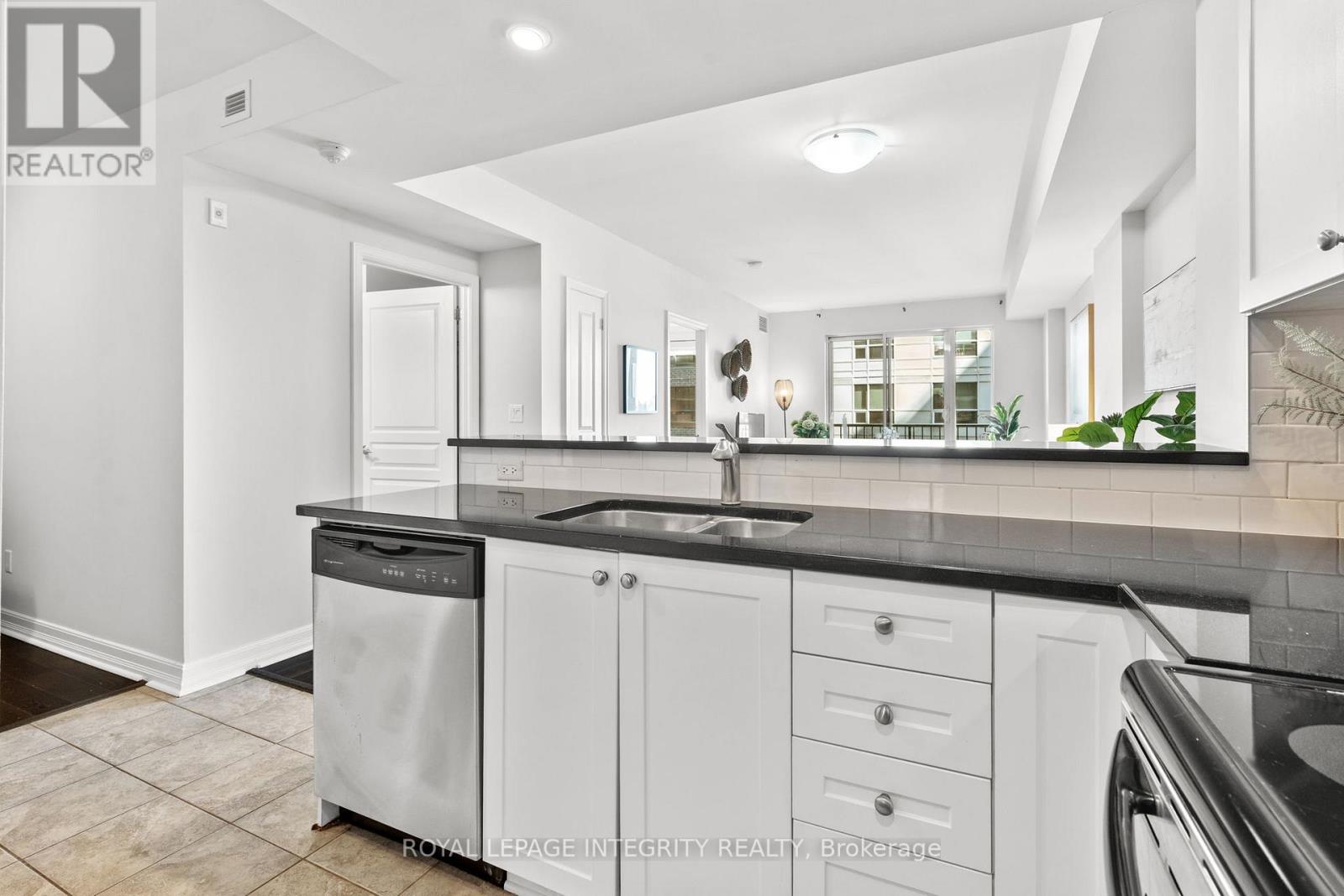 309 - 200 Besserer Street N