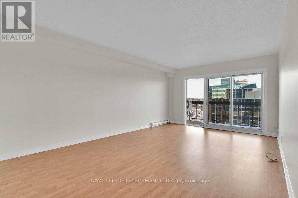 1010 - 158 A Mcarthur Avenue