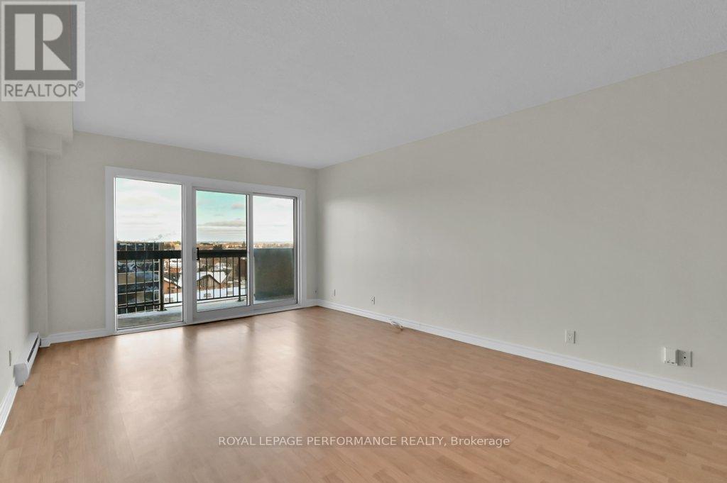 1010 - 158 A Mcarthur Avenue