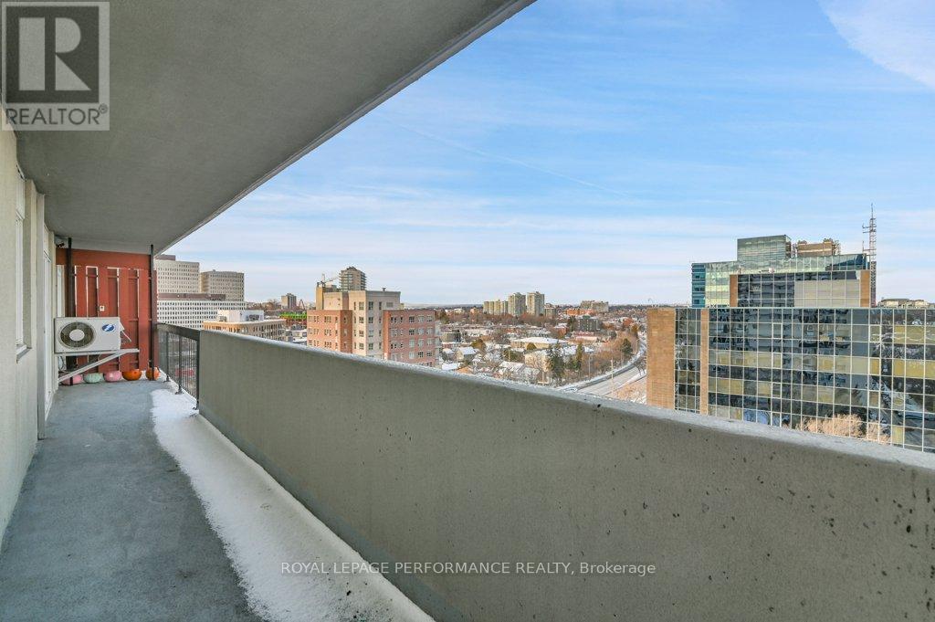 1010 - 158 A Mcarthur Avenue