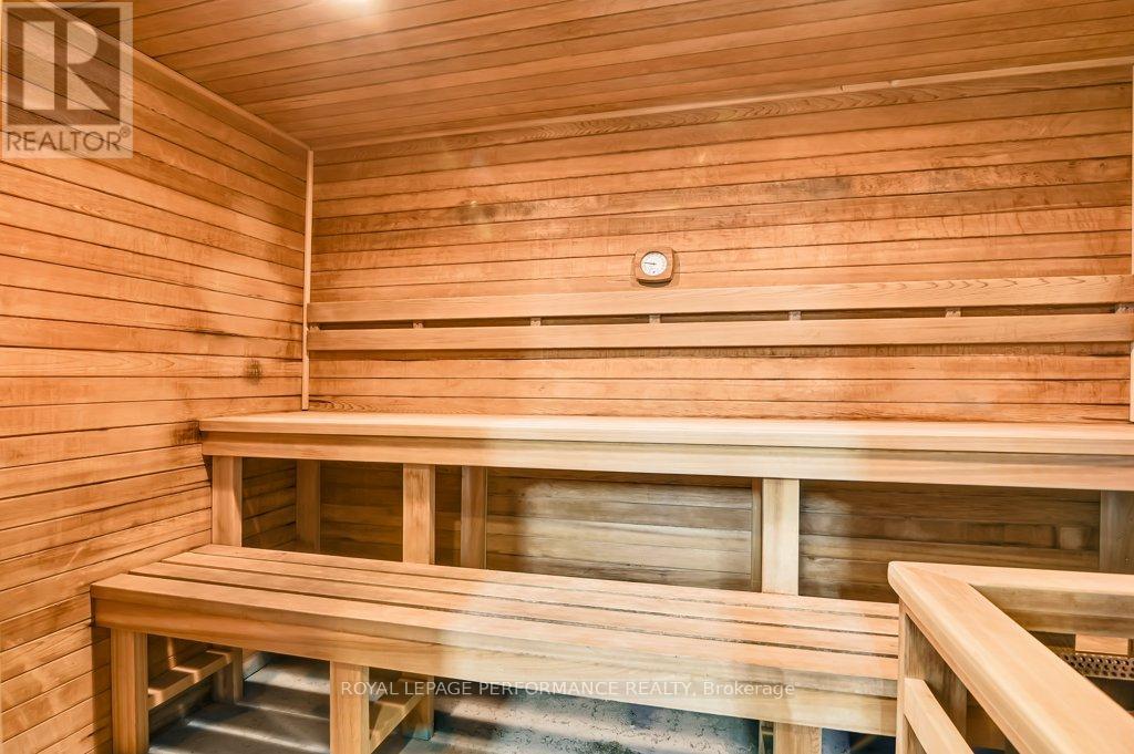 1010 - 158 A Mcarthur Avenue