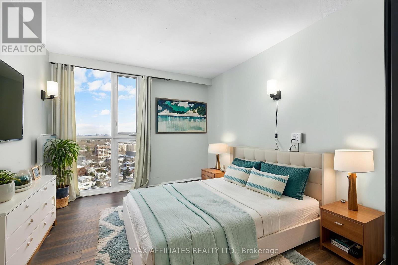 2305 - 1025 Richmond Road