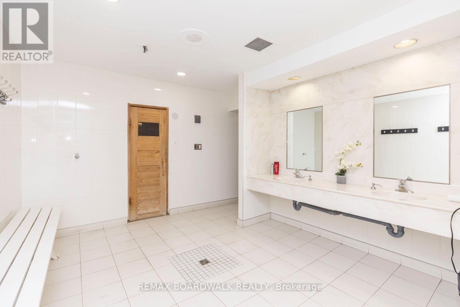 2305 - 1025 Richmond Road