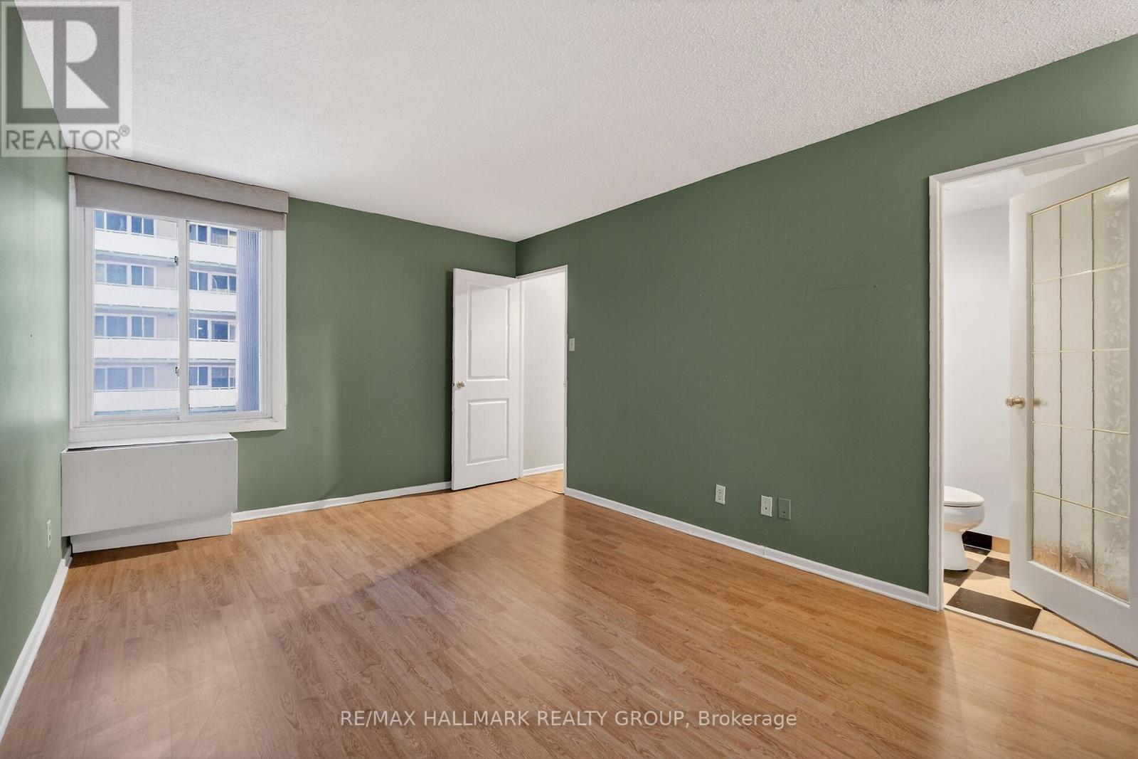 705 - 141 Somerset Street W