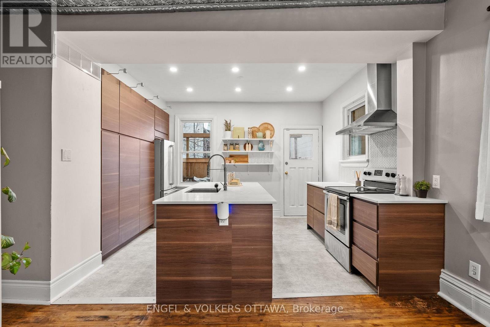 421 Arlington Avenue