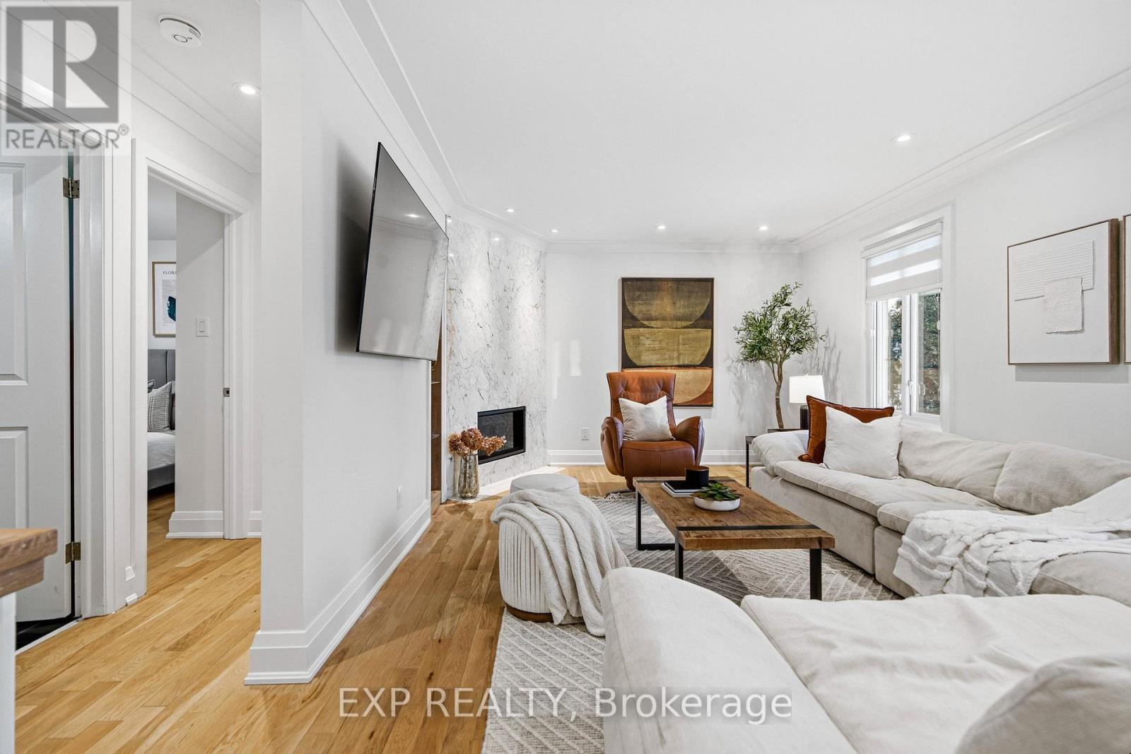 2159 Fillmore Crescent