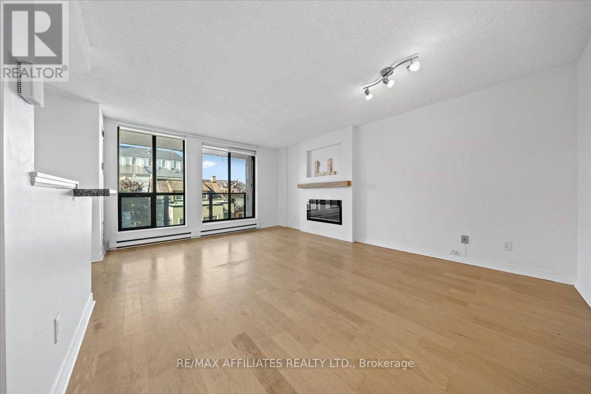 308 - 15 Murray Street