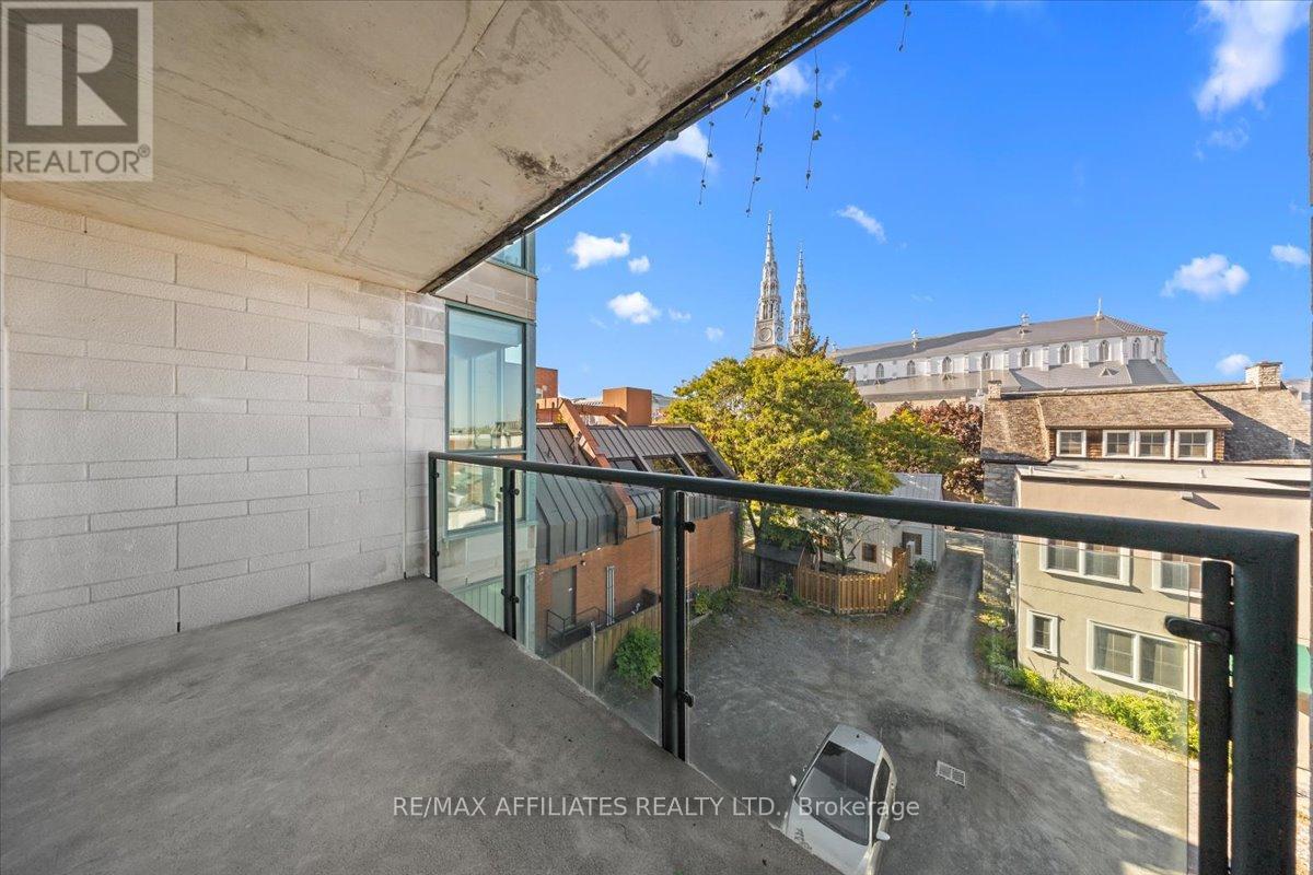 308 - 15 Murray Street