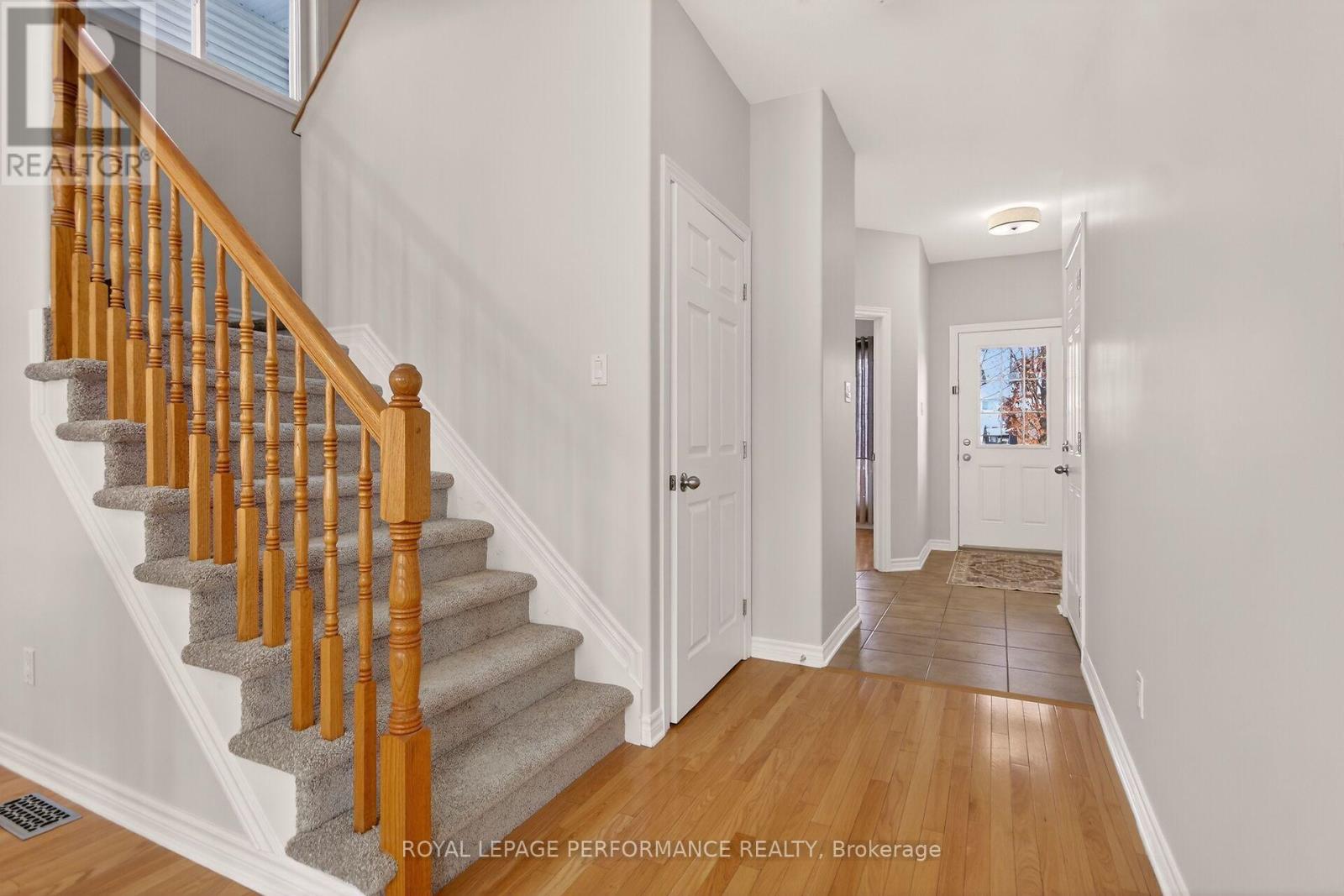 1910 Schroeder Crescent