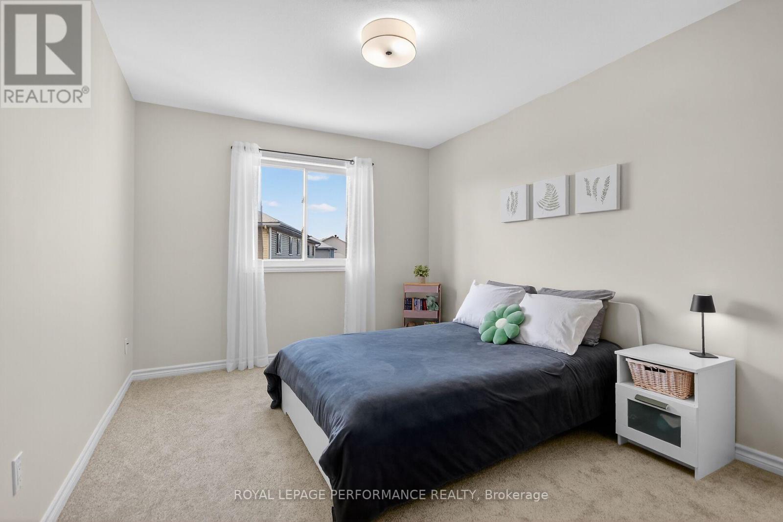 1910 Schroeder Crescent