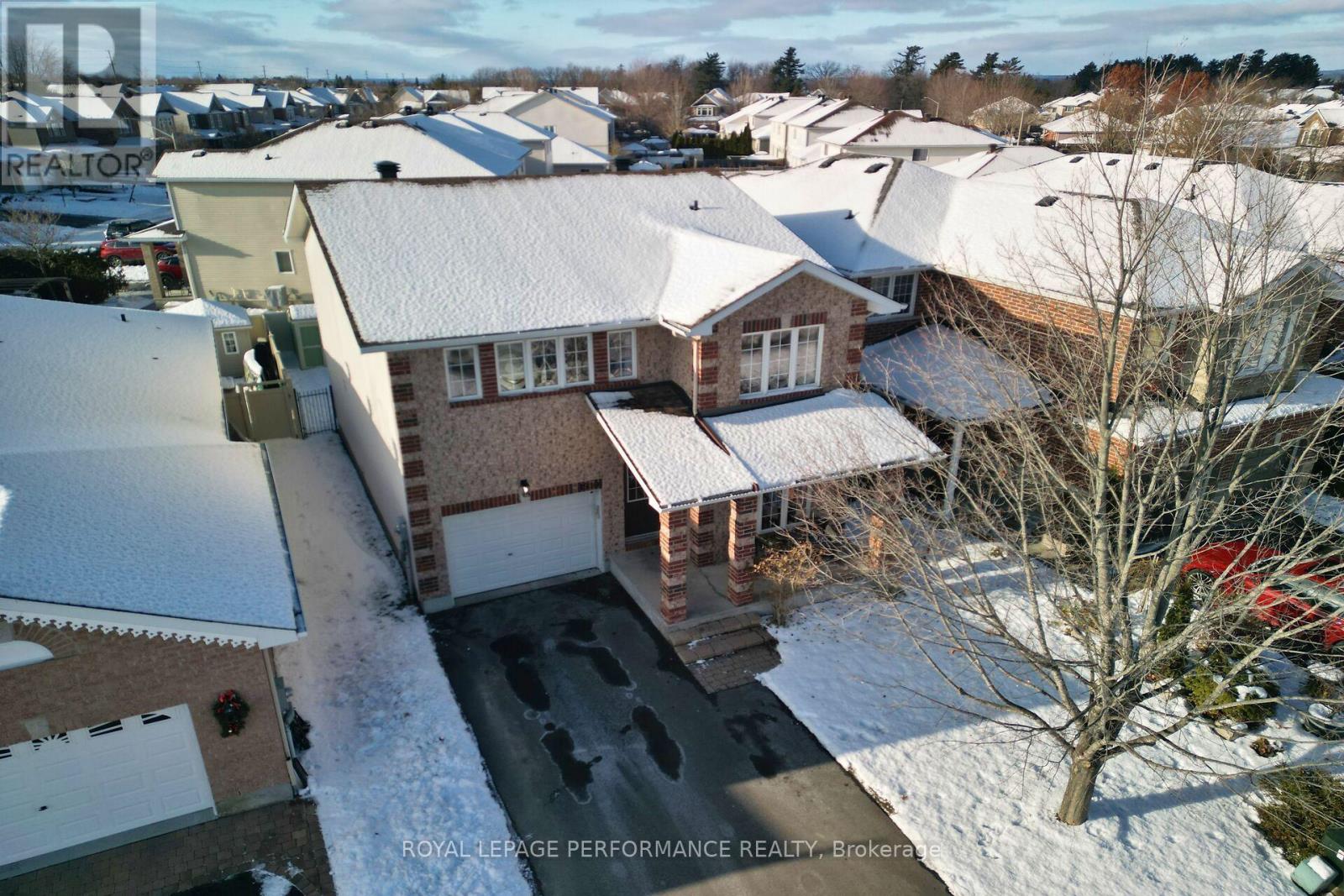 1910 Schroeder Crescent