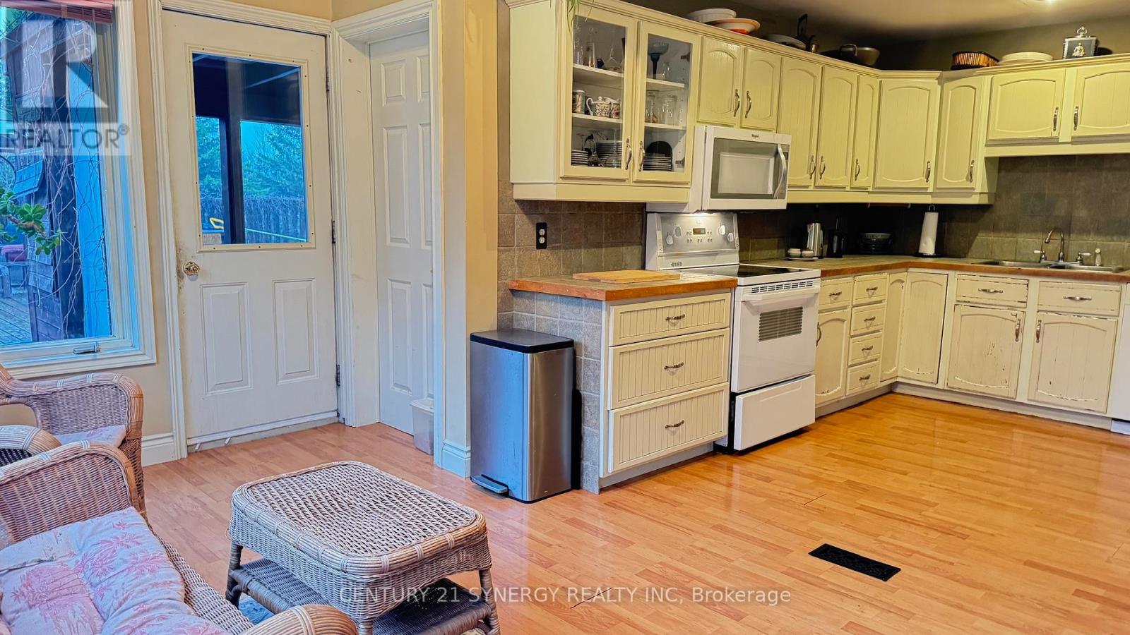 3042 Dangerfield Road W