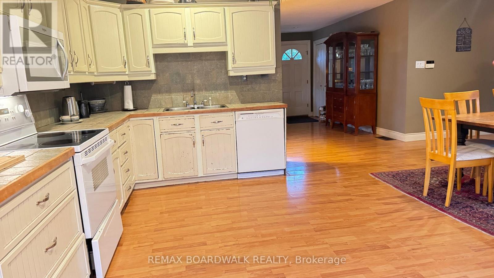 3042 Dangerfield Road W