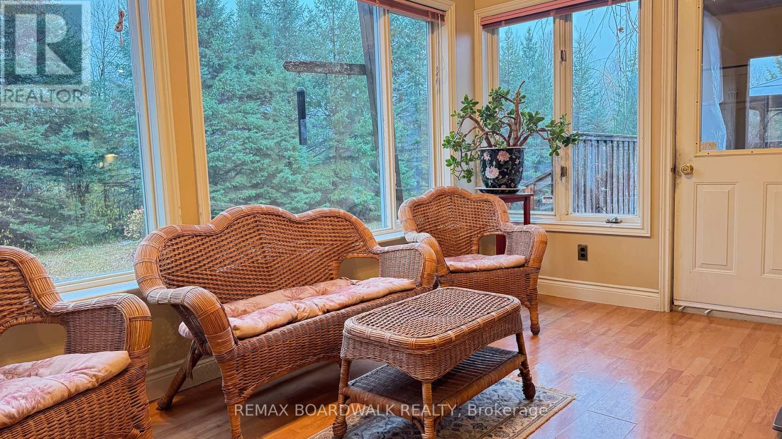 3042 Dangerfield Road W