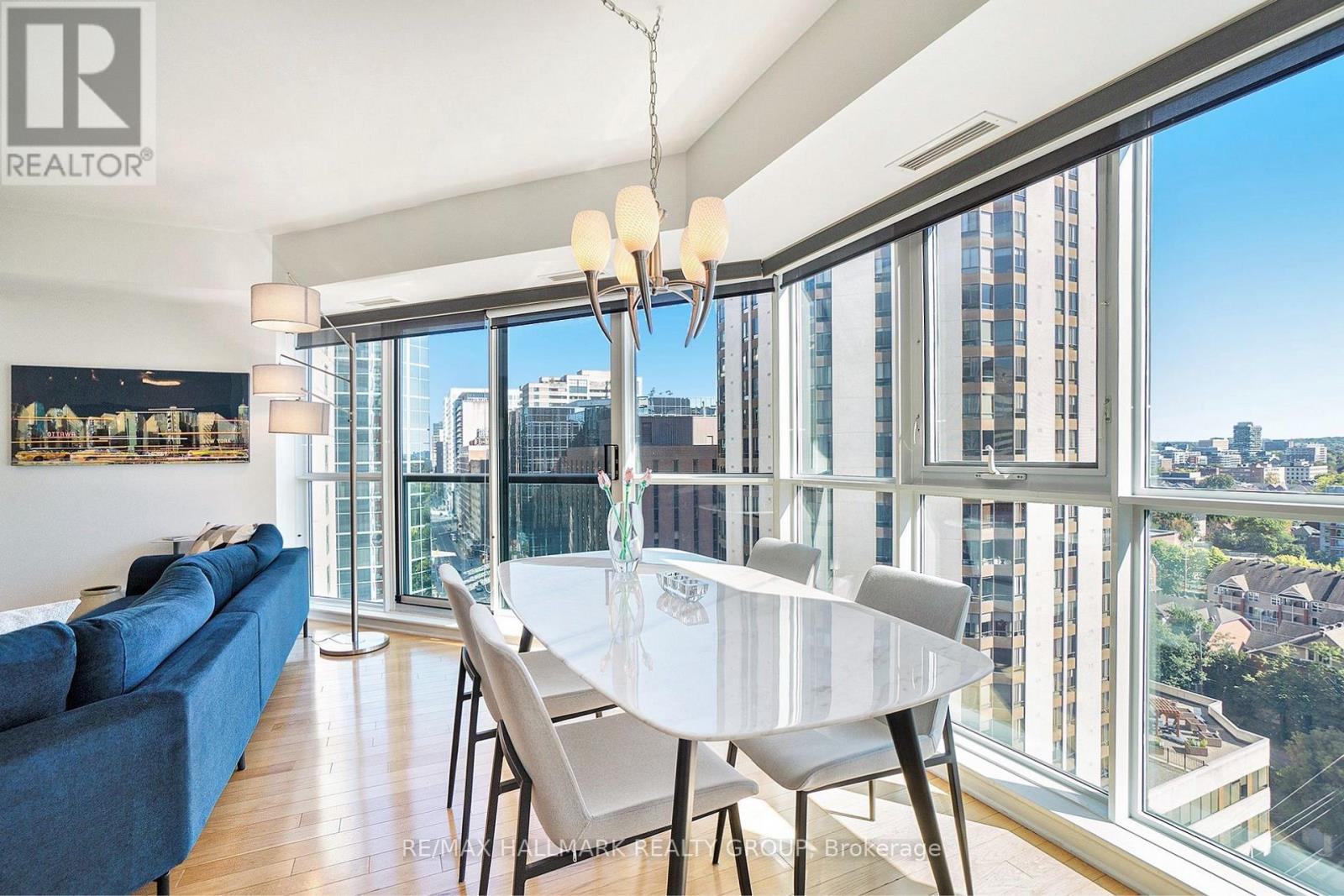 1601 - 445 Laurier Avenue W