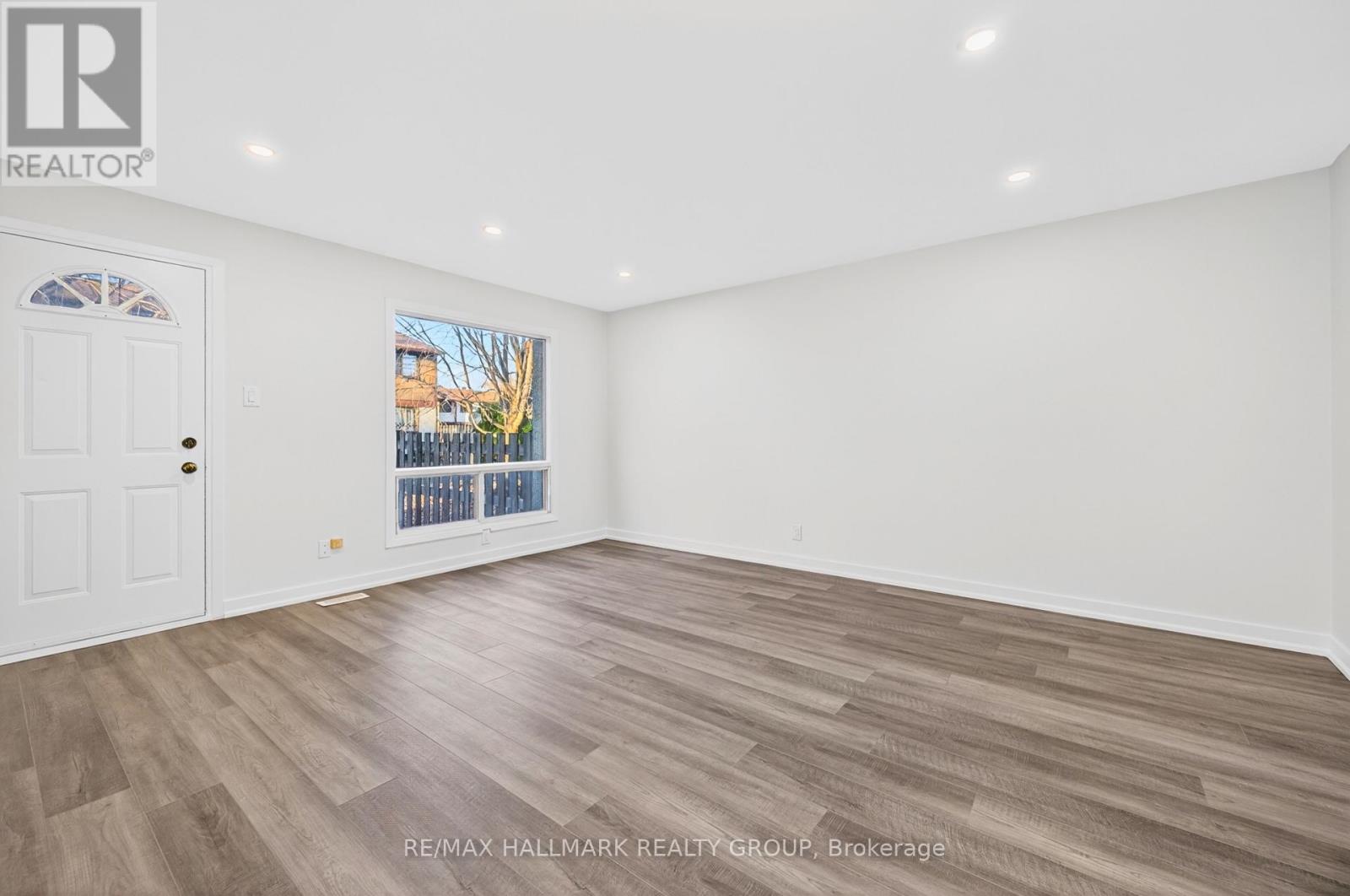 111 - 1457 Murdock Gate