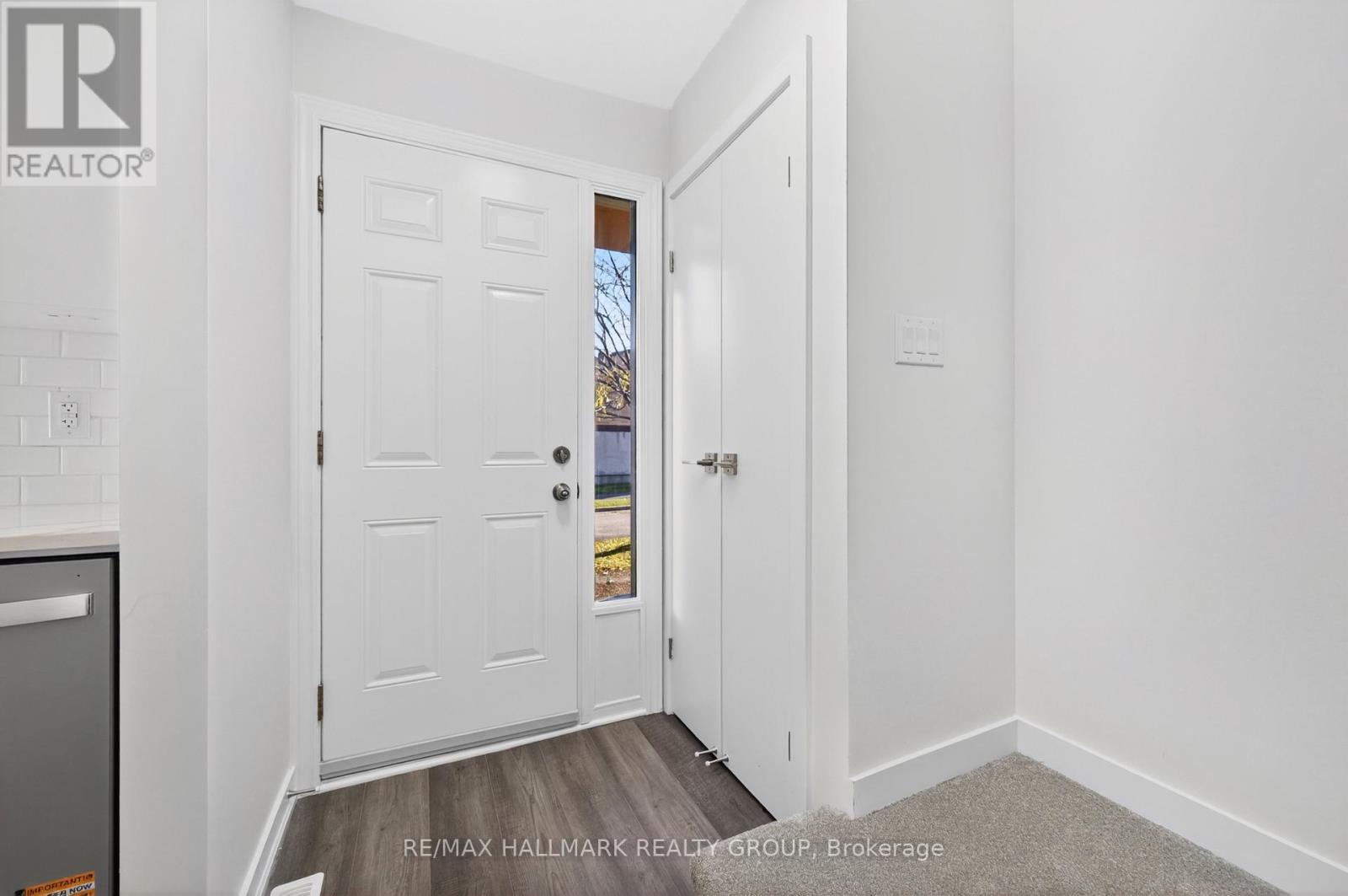 111 - 1457 Murdock Gate