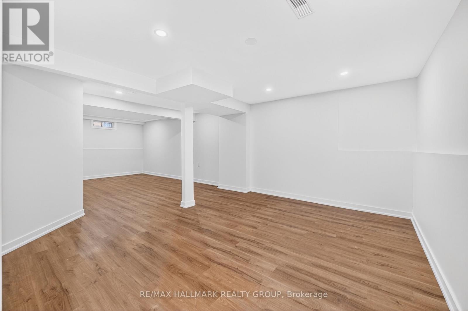 111 - 1457 Murdock Gate