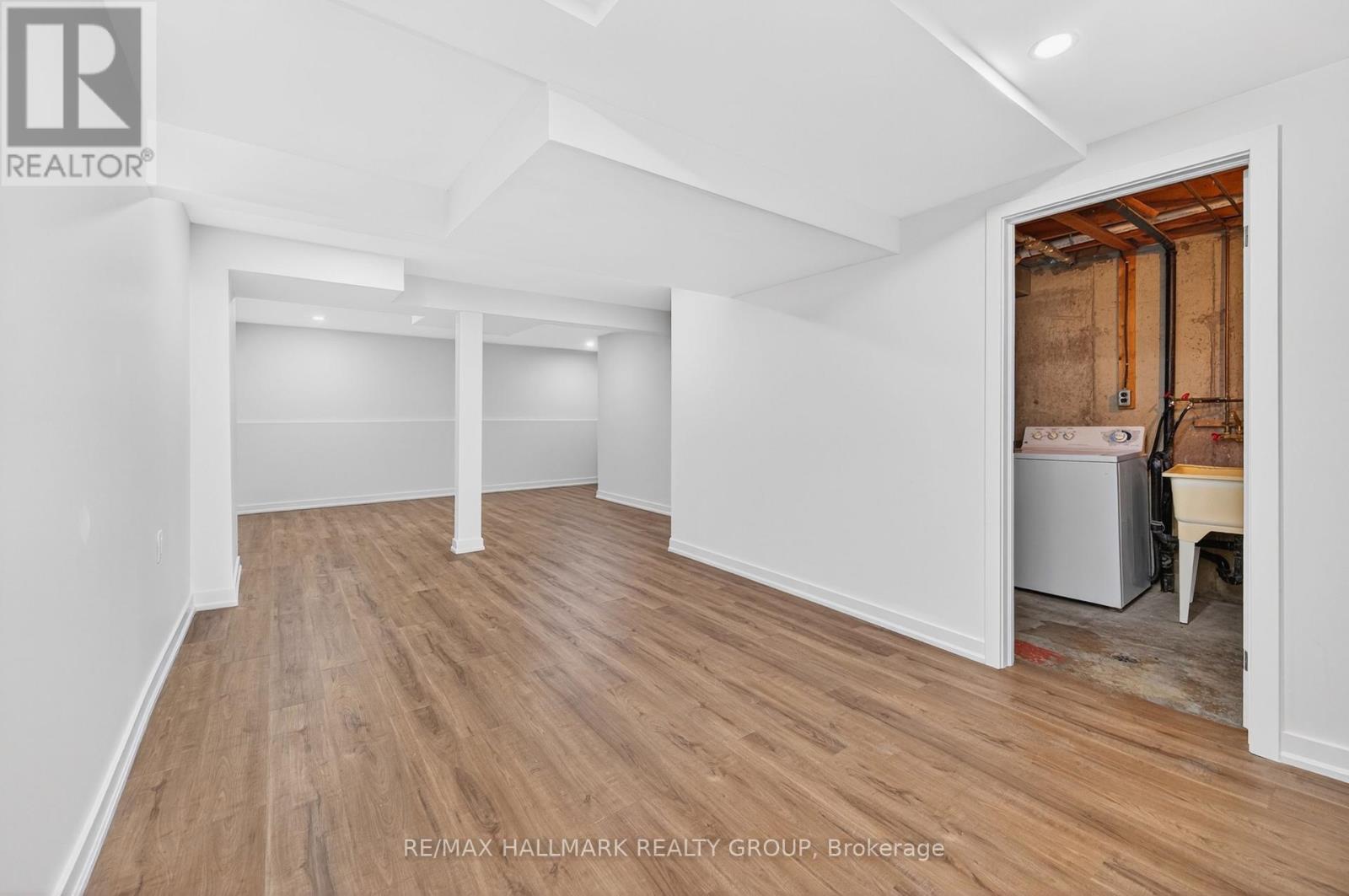 111 - 1457 Murdock Gate