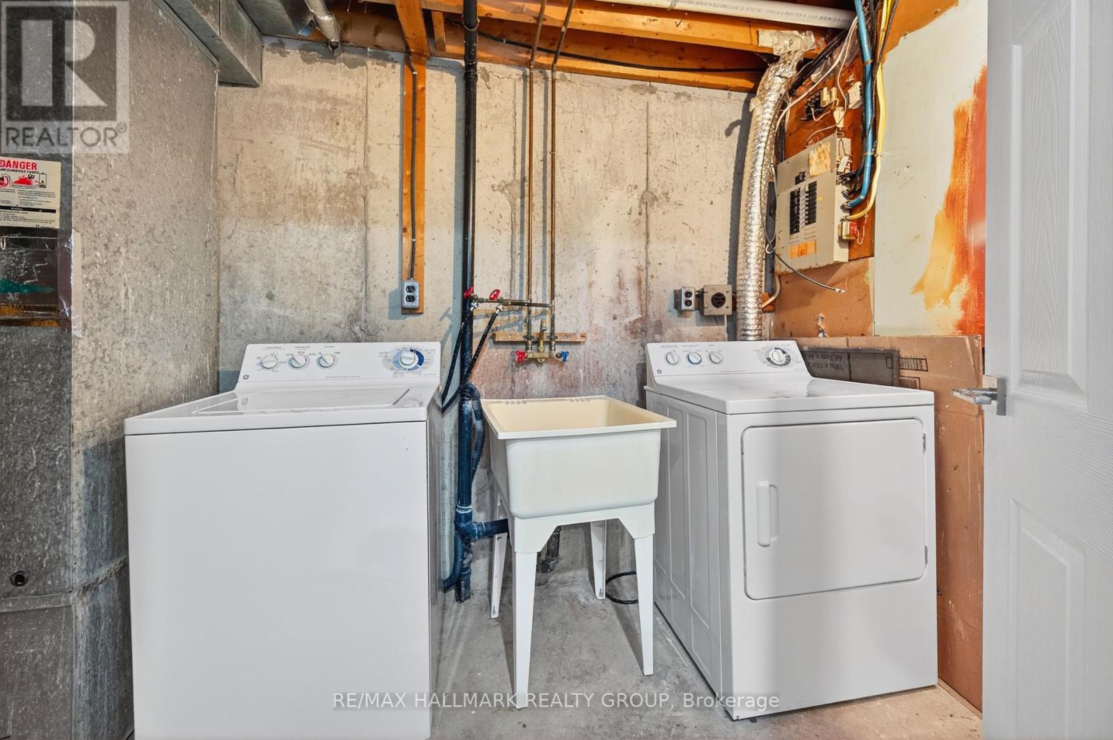 111 - 1457 Murdock Gate