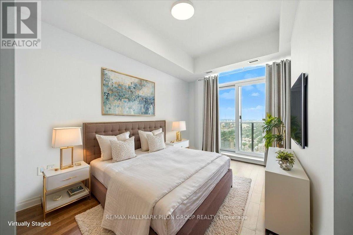 3907 - 805 Carling Avenue