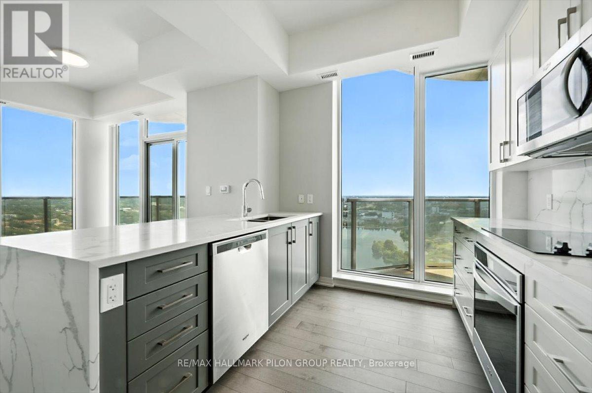 3907 - 805 Carling Avenue