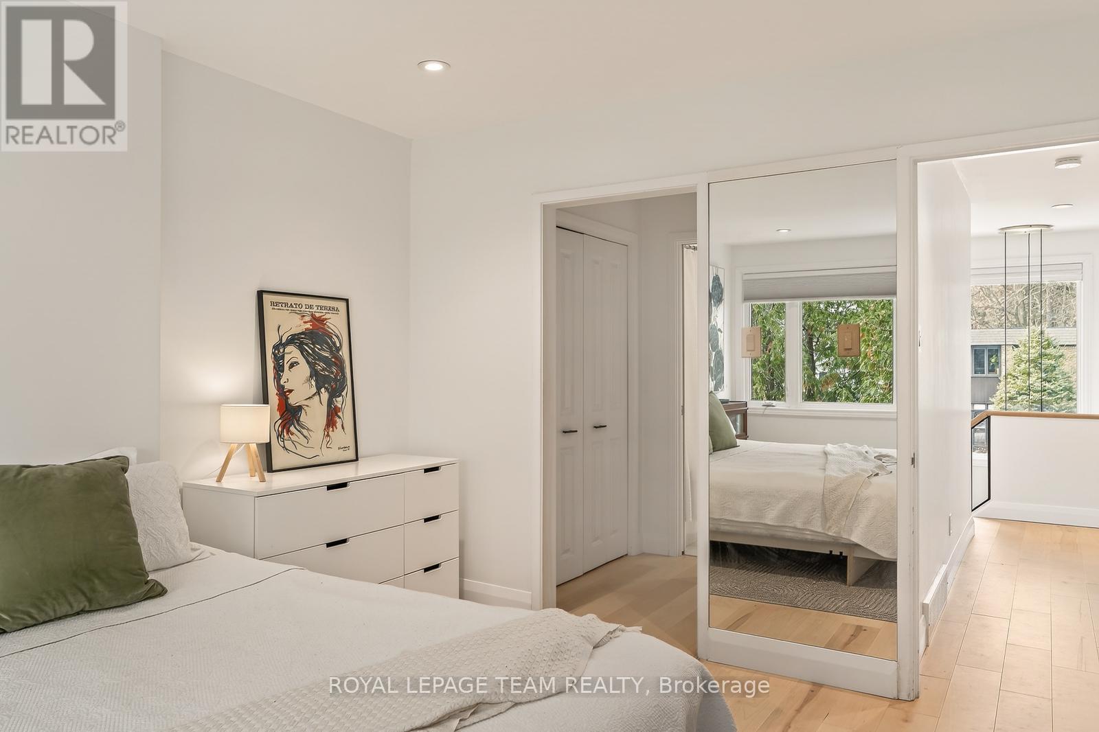 10 - 174 Dufferin Road