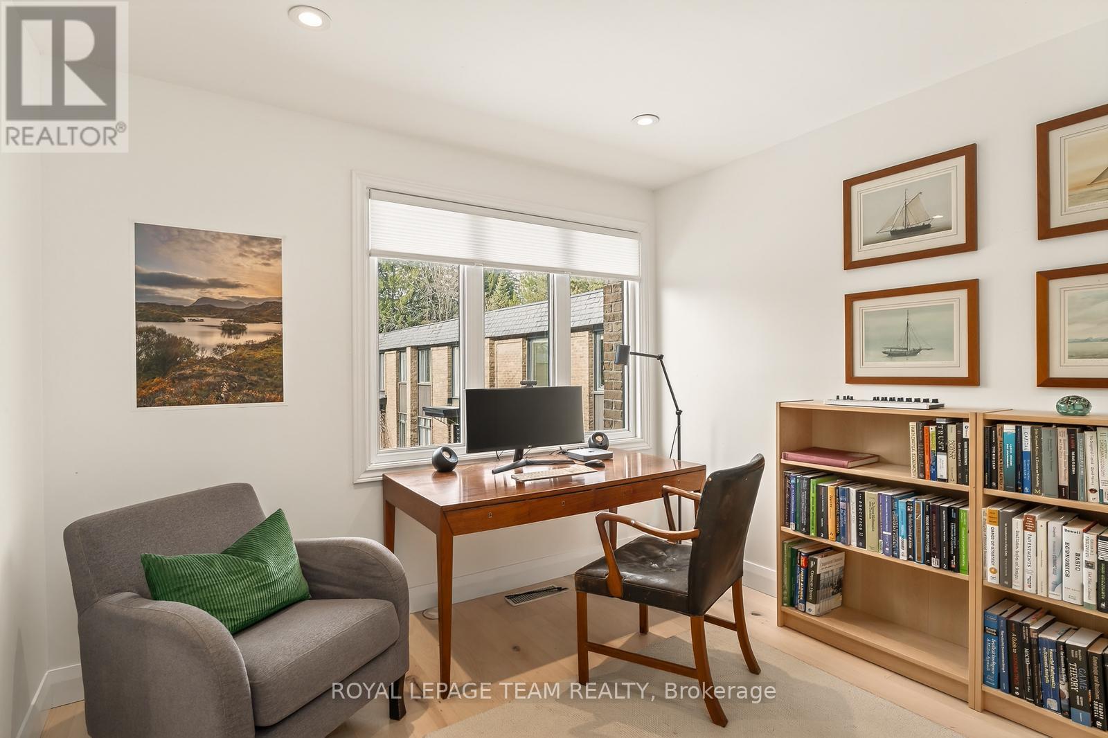 10 - 174 Dufferin Road