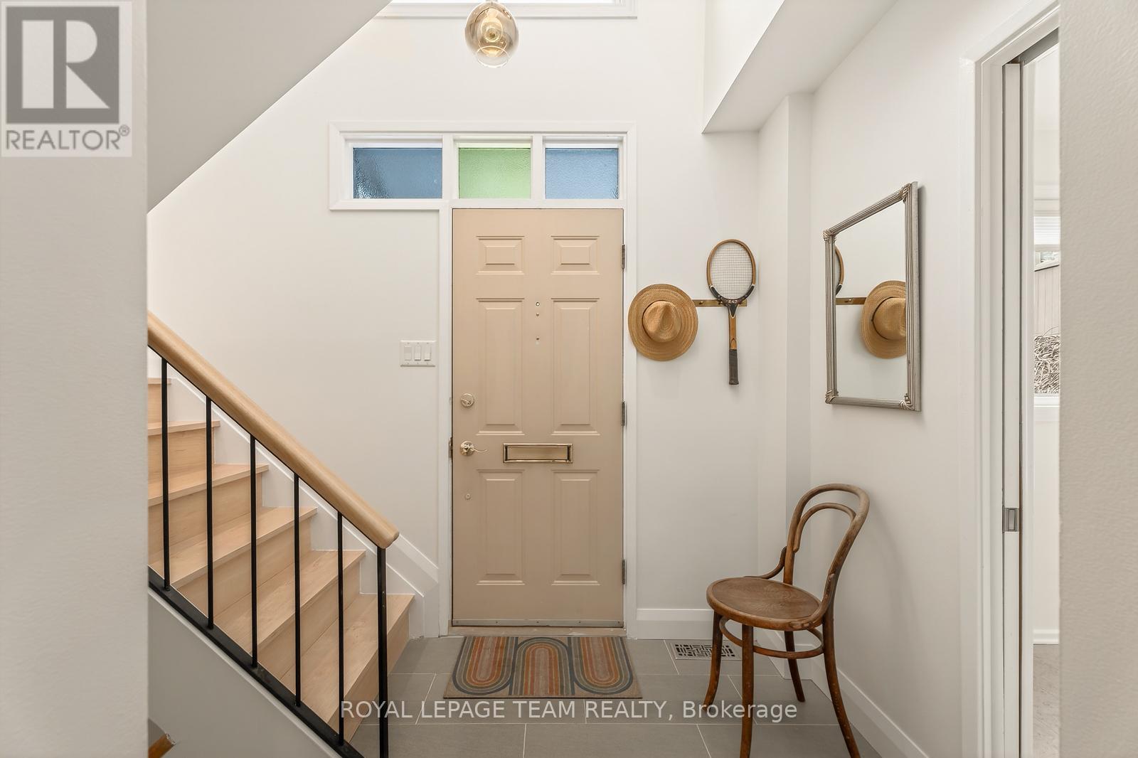 10 - 174 Dufferin Road