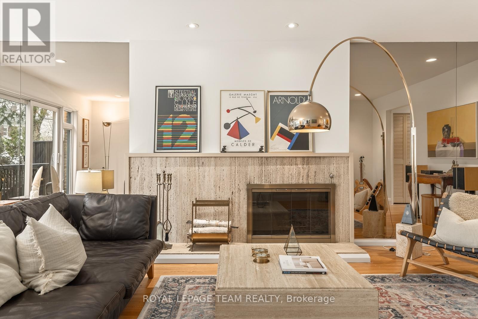 10 - 174 Dufferin Road