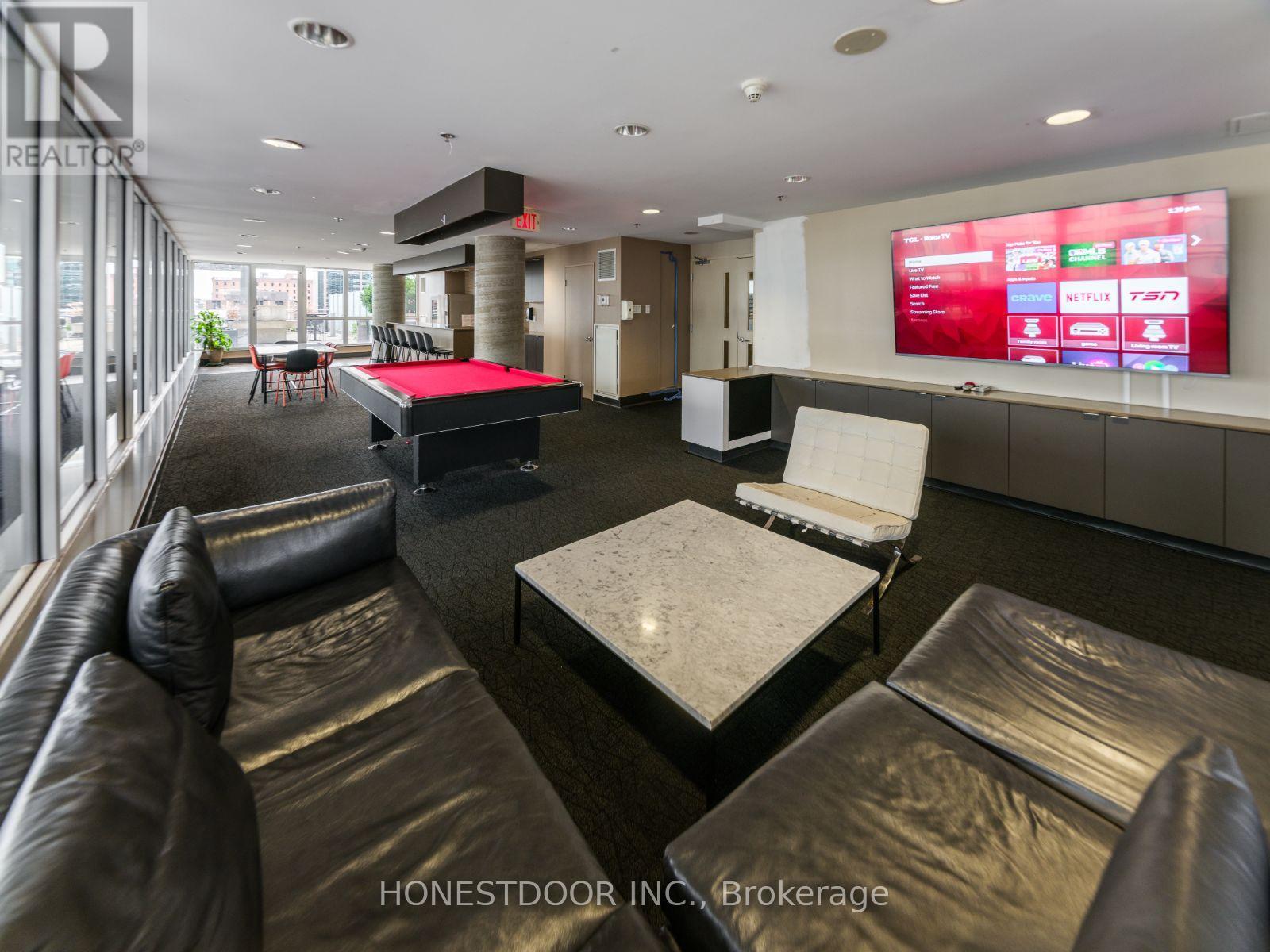 1610 - 324 Laurier Avenue W